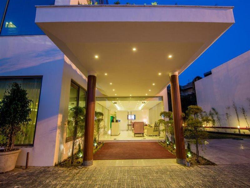 The Imperial Poonam Hotel Phagwāra Buitenkant foto